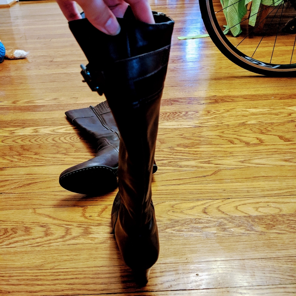 NWOT Clark Dark Brown Heeled Leather boots - 7.5 - Picture 3 of 8